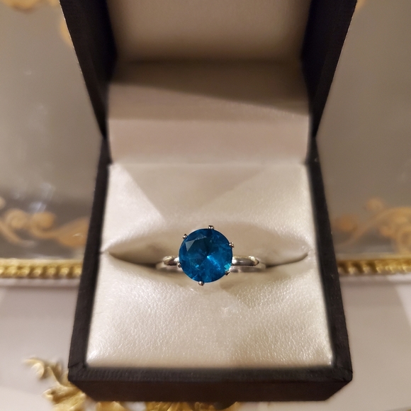 1.2 Carat AAA cubic zirconia crystal ring - Picture 3 of 5